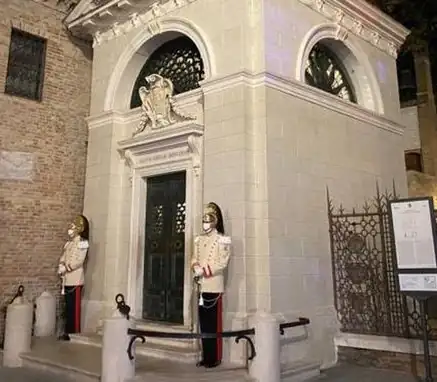 Dante Alighieri Gesellschaft Klagenfurt – Ravenna Tomba di Dante